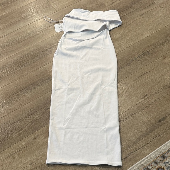 Zara Cutout Asymmetrical White Dress - Picture 3 of 6